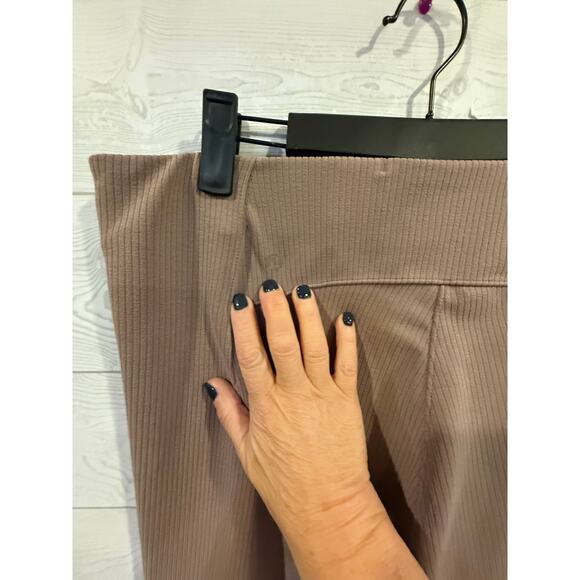 Lululemon Ribbed SoftstreSme  SZ 14  HR Crop Pant 25" Inseam TPTC Taupe - Picture 3 of 5